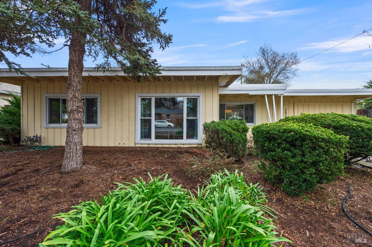 2628 Claremont Dr