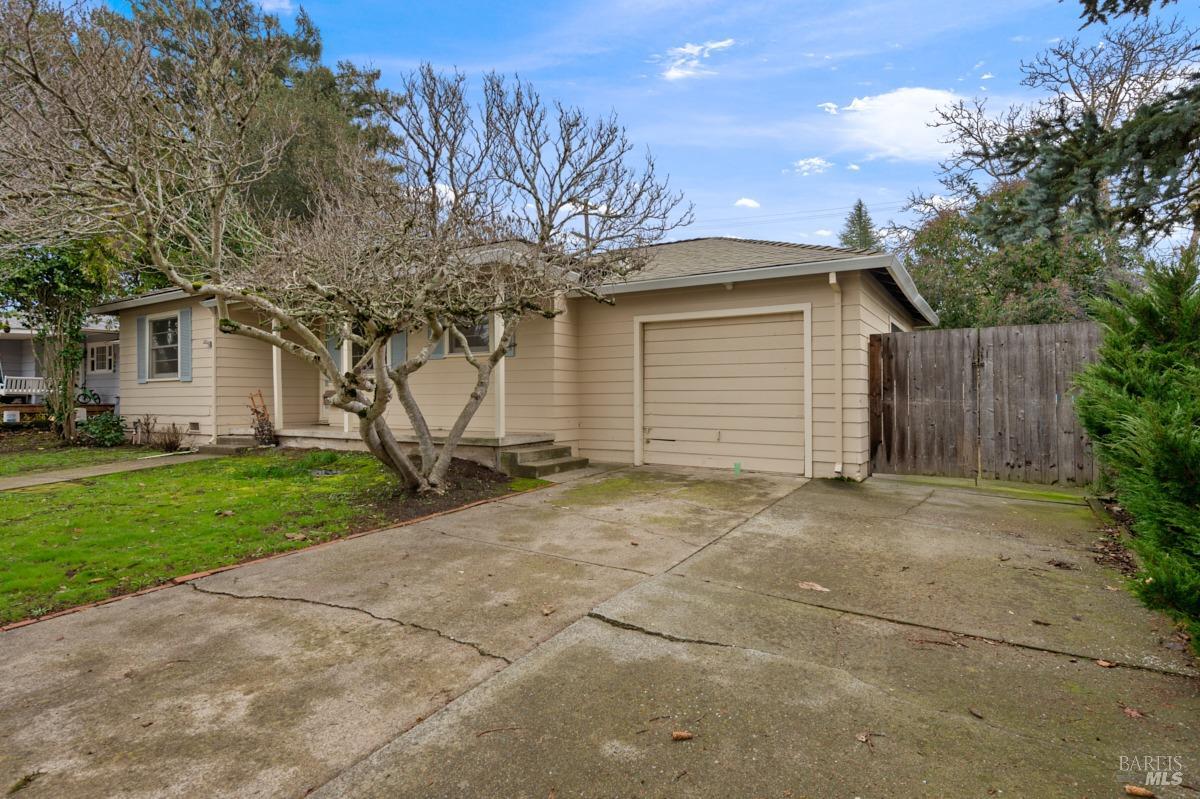2636 Claremont Dr