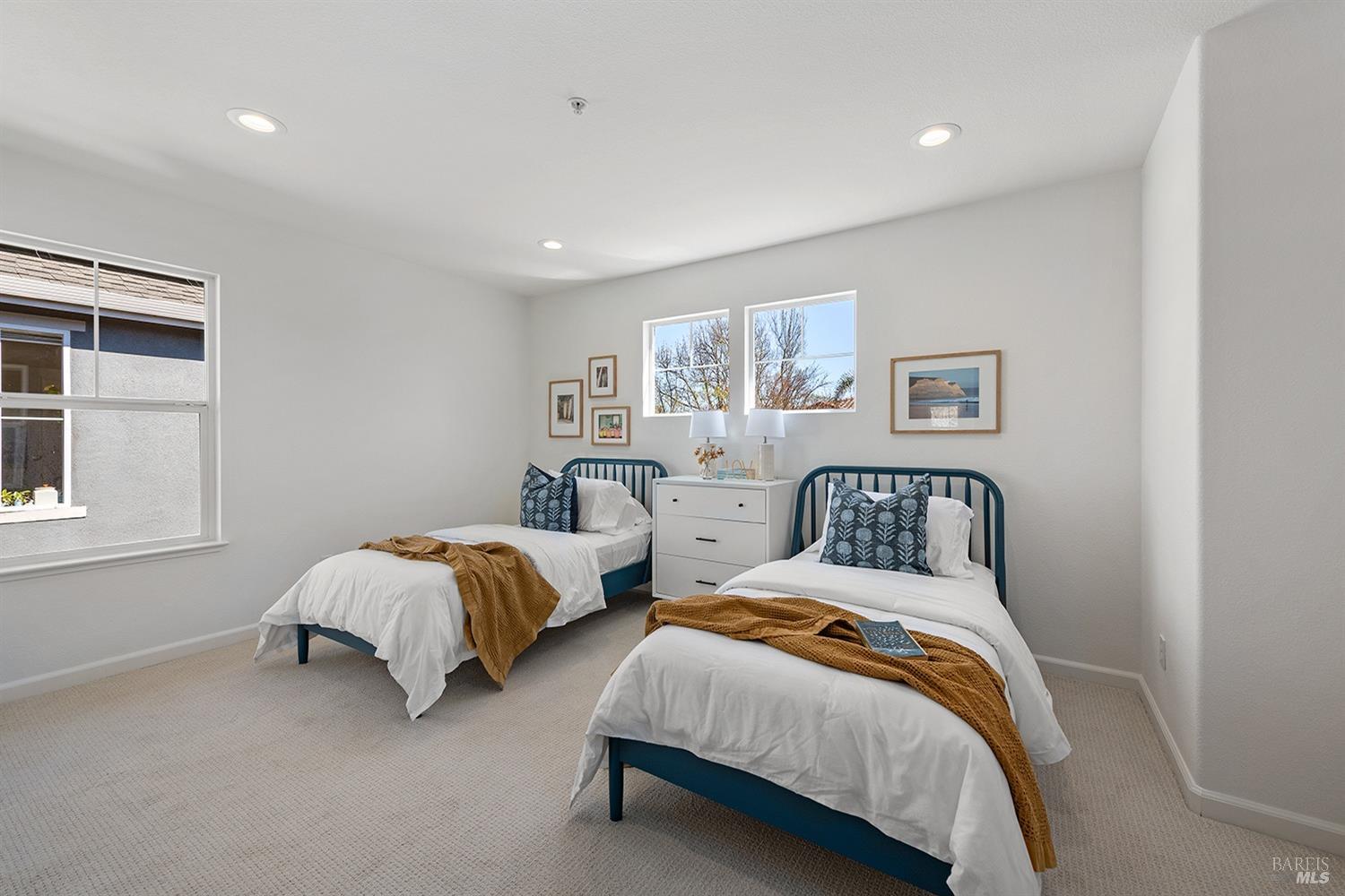 27 Presidio Dr