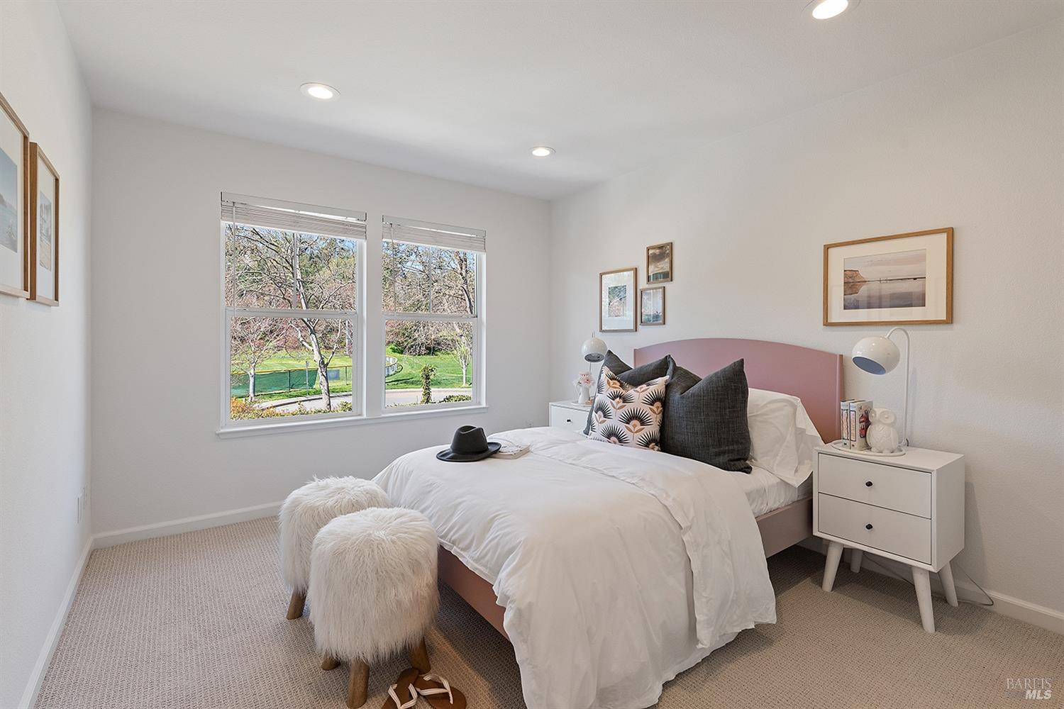 27 Presidio Dr
