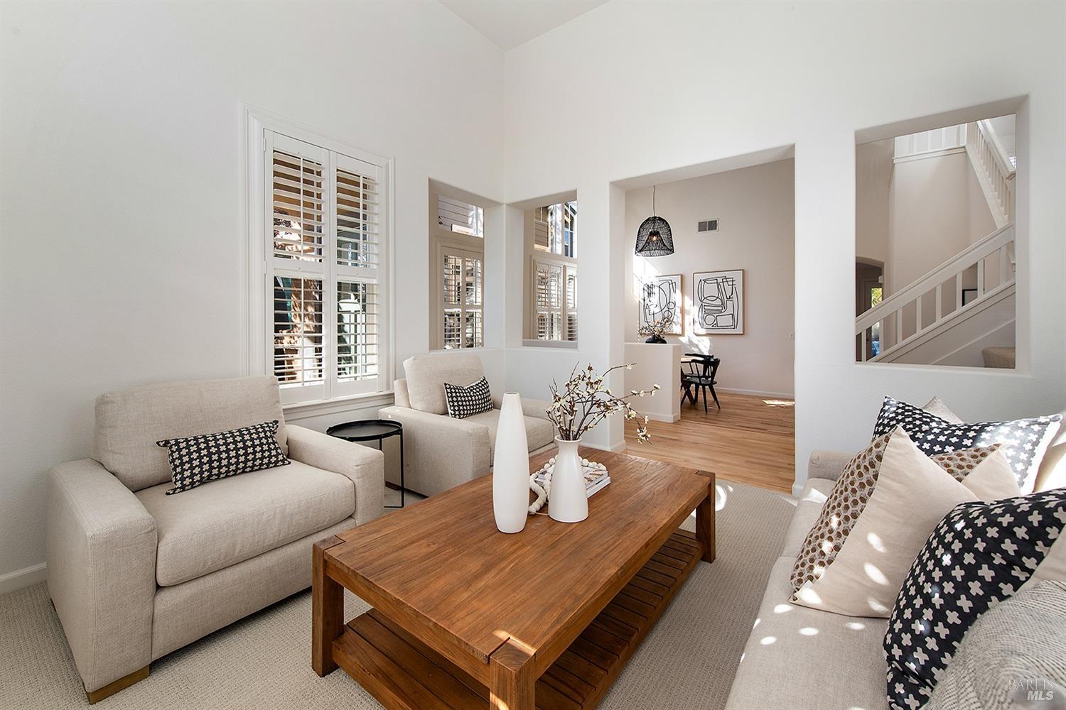 27 Presidio Dr