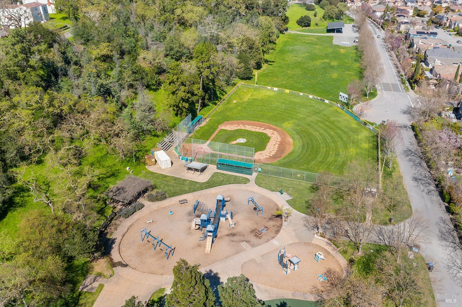 27 Presidio Dr