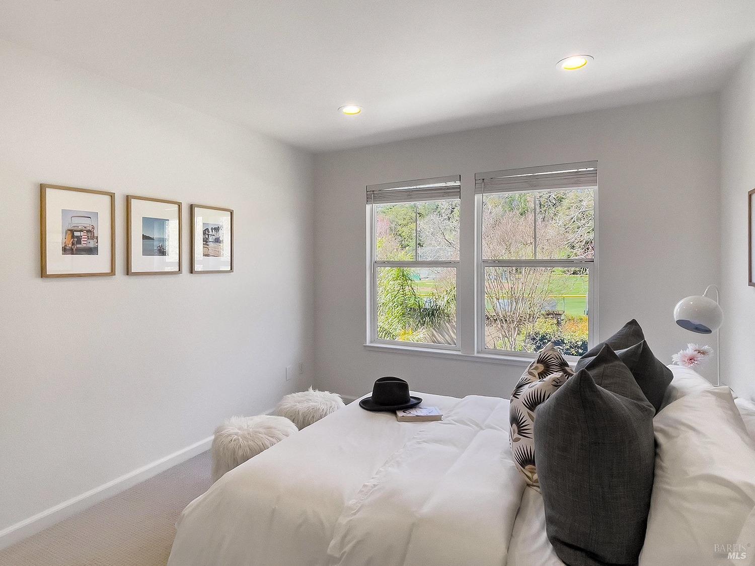 27 Presidio Dr