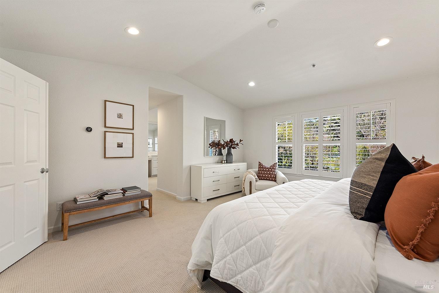 27 Presidio Dr