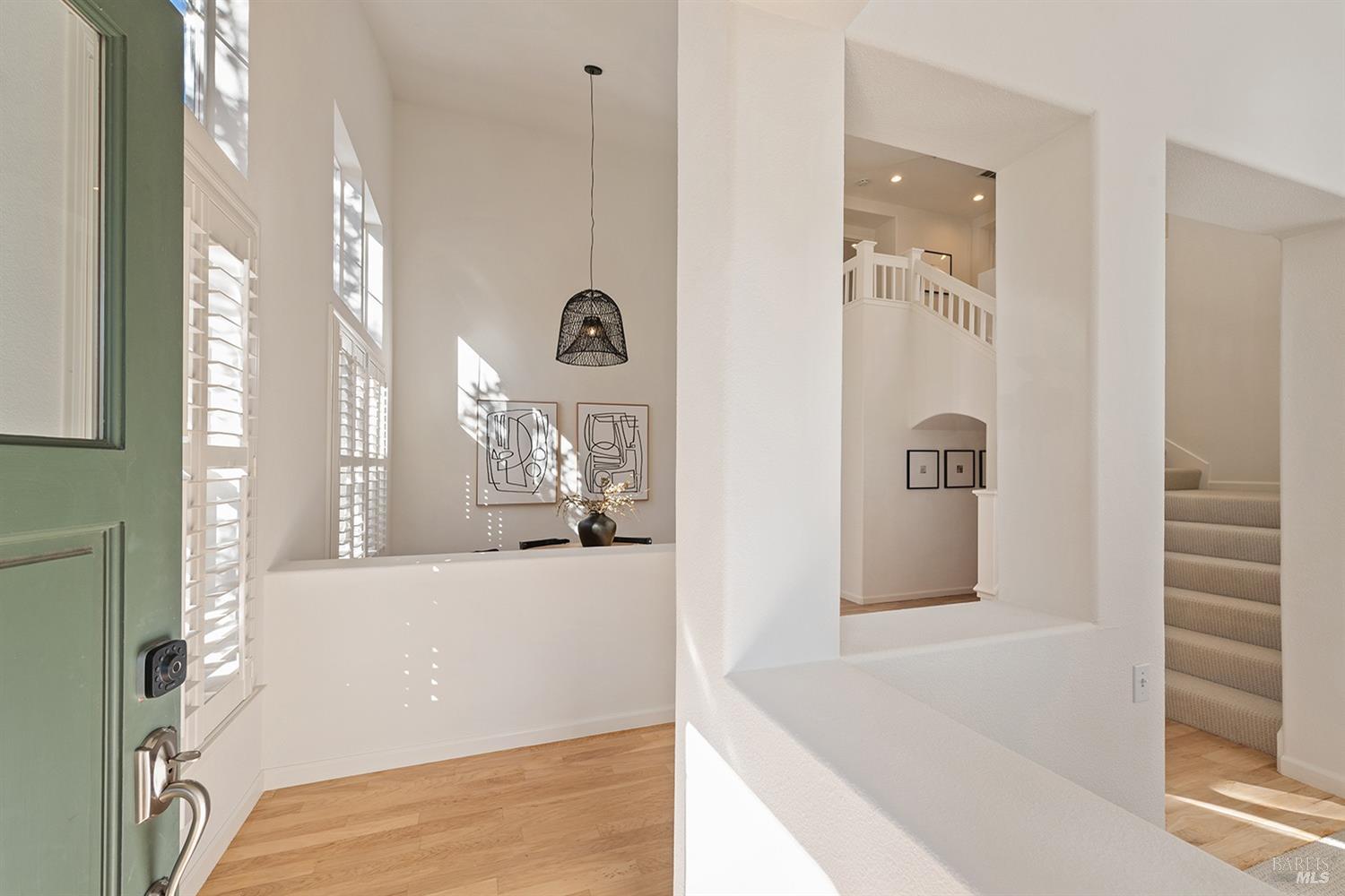27 Presidio Dr