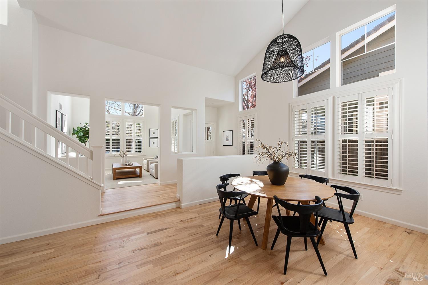27 Presidio Dr