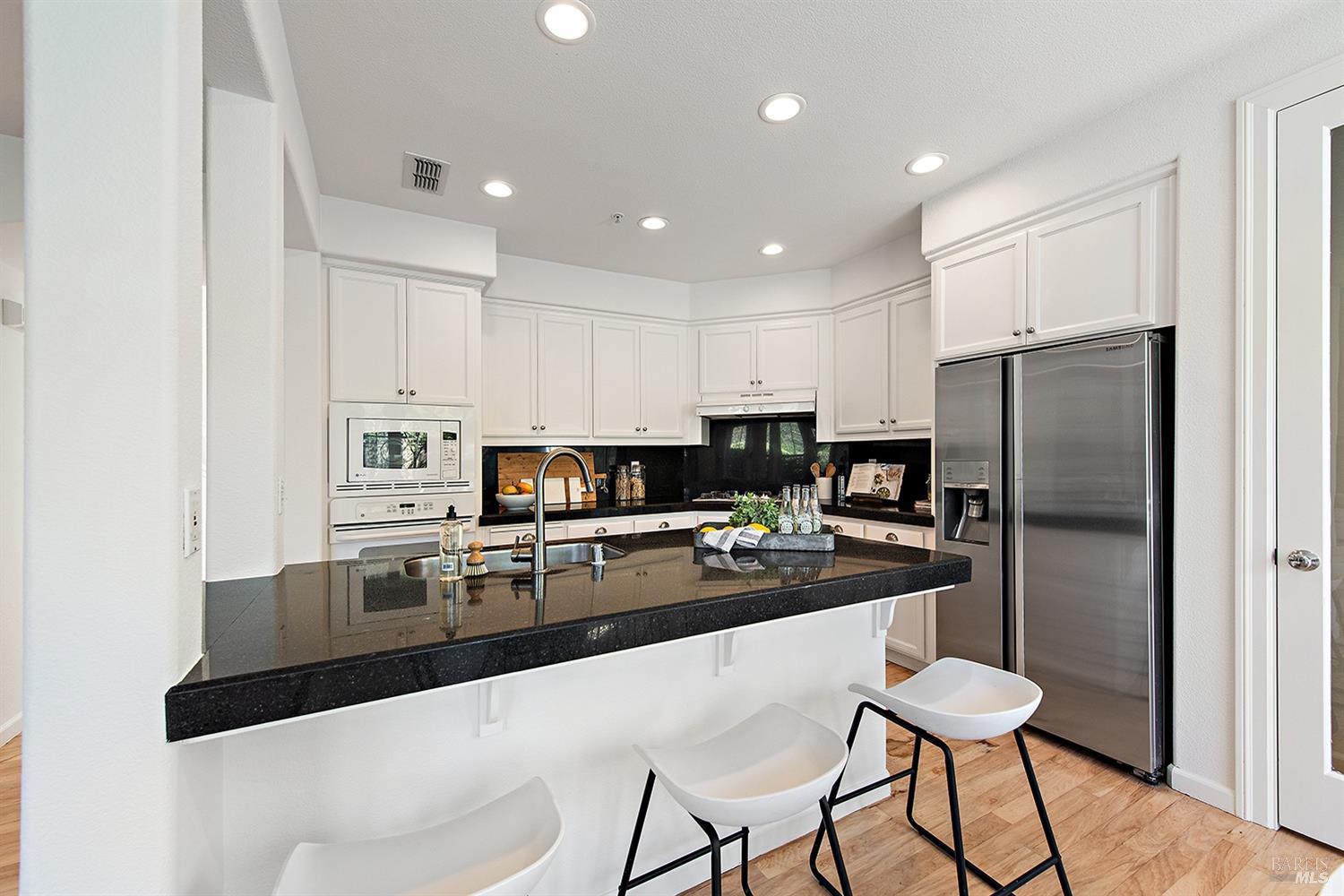 27 Presidio Dr