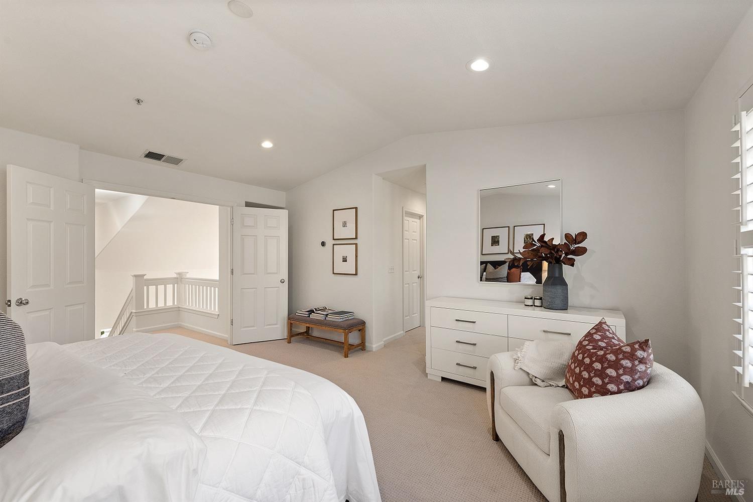 27 Presidio Dr