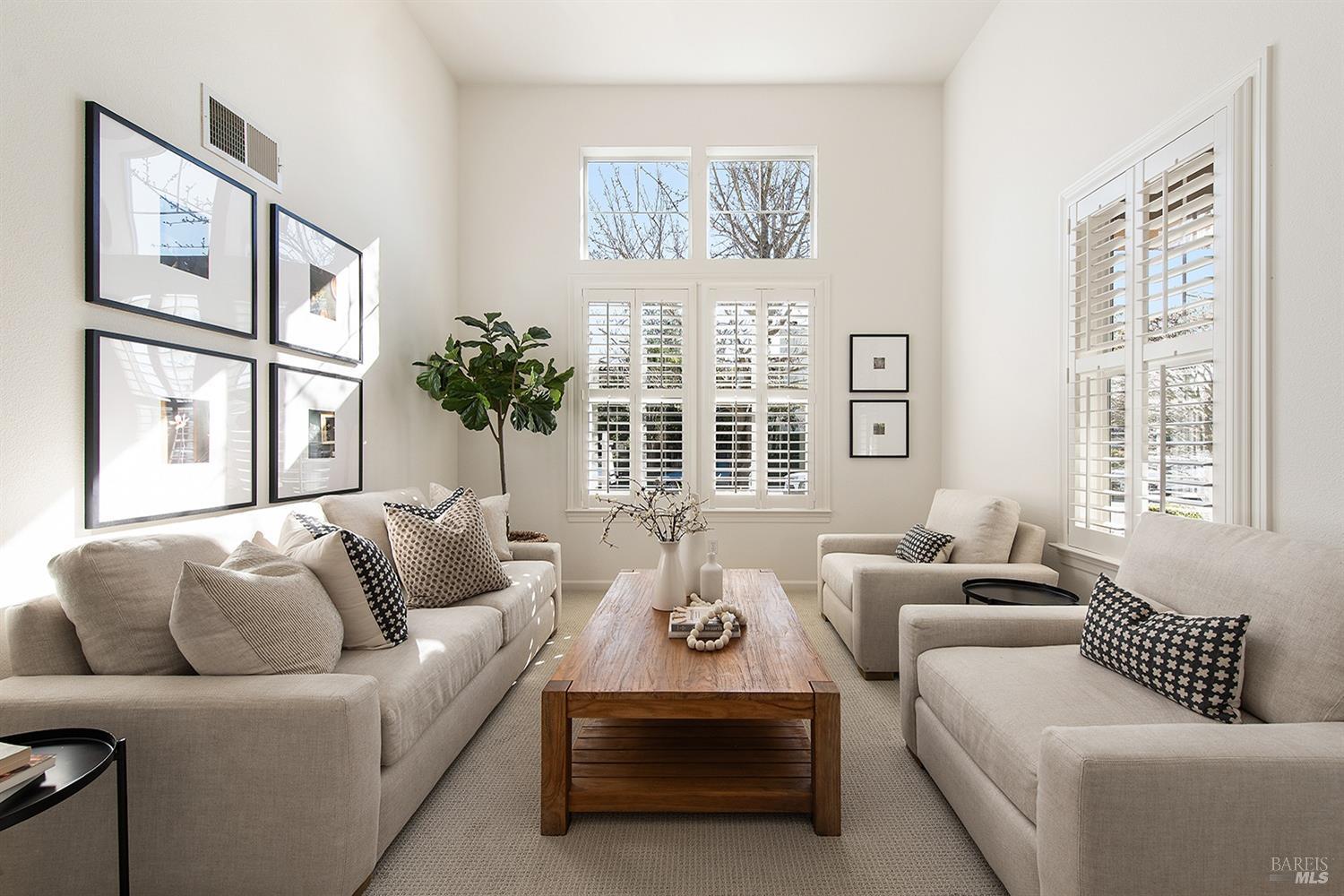 27 Presidio Dr