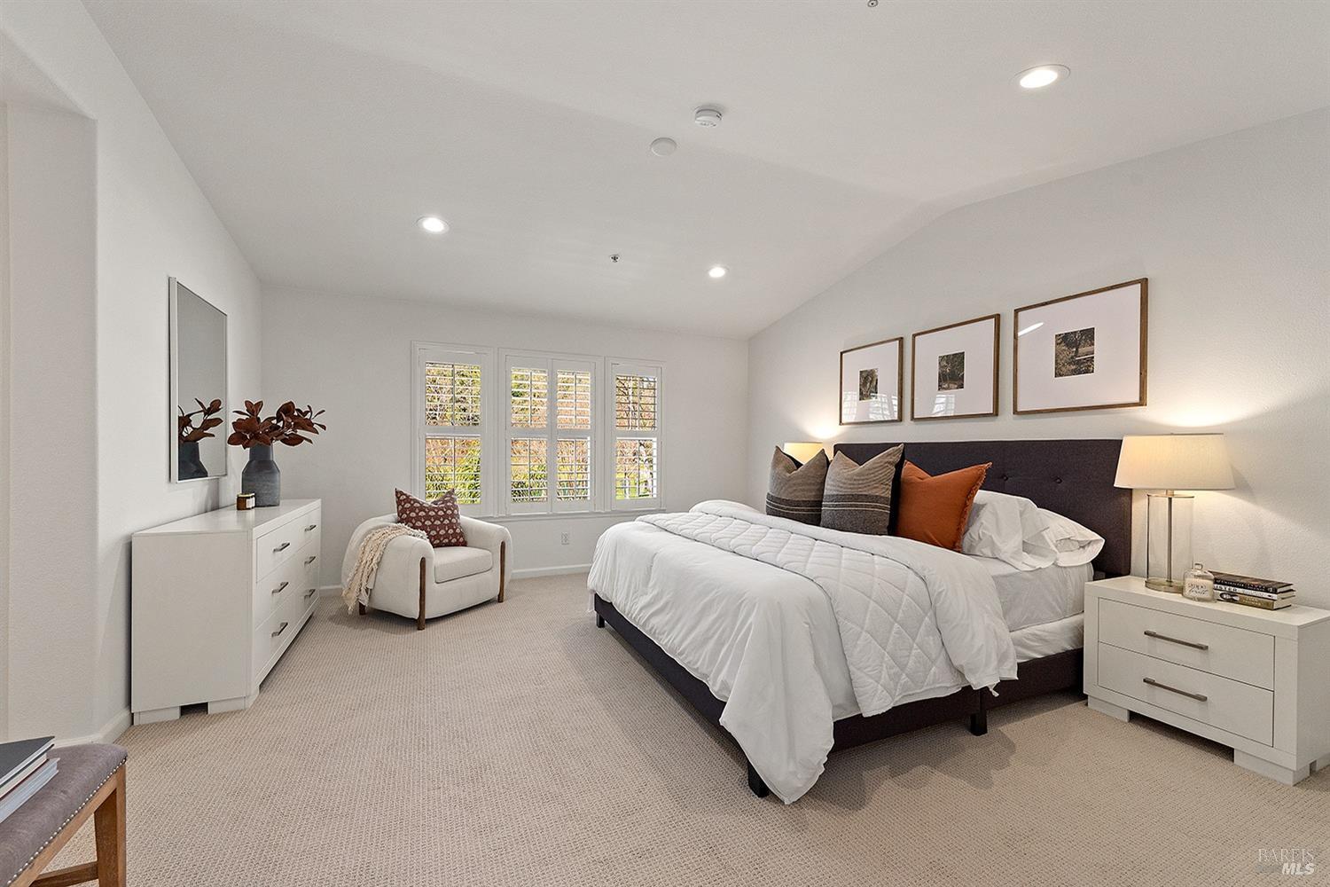 27 Presidio Dr