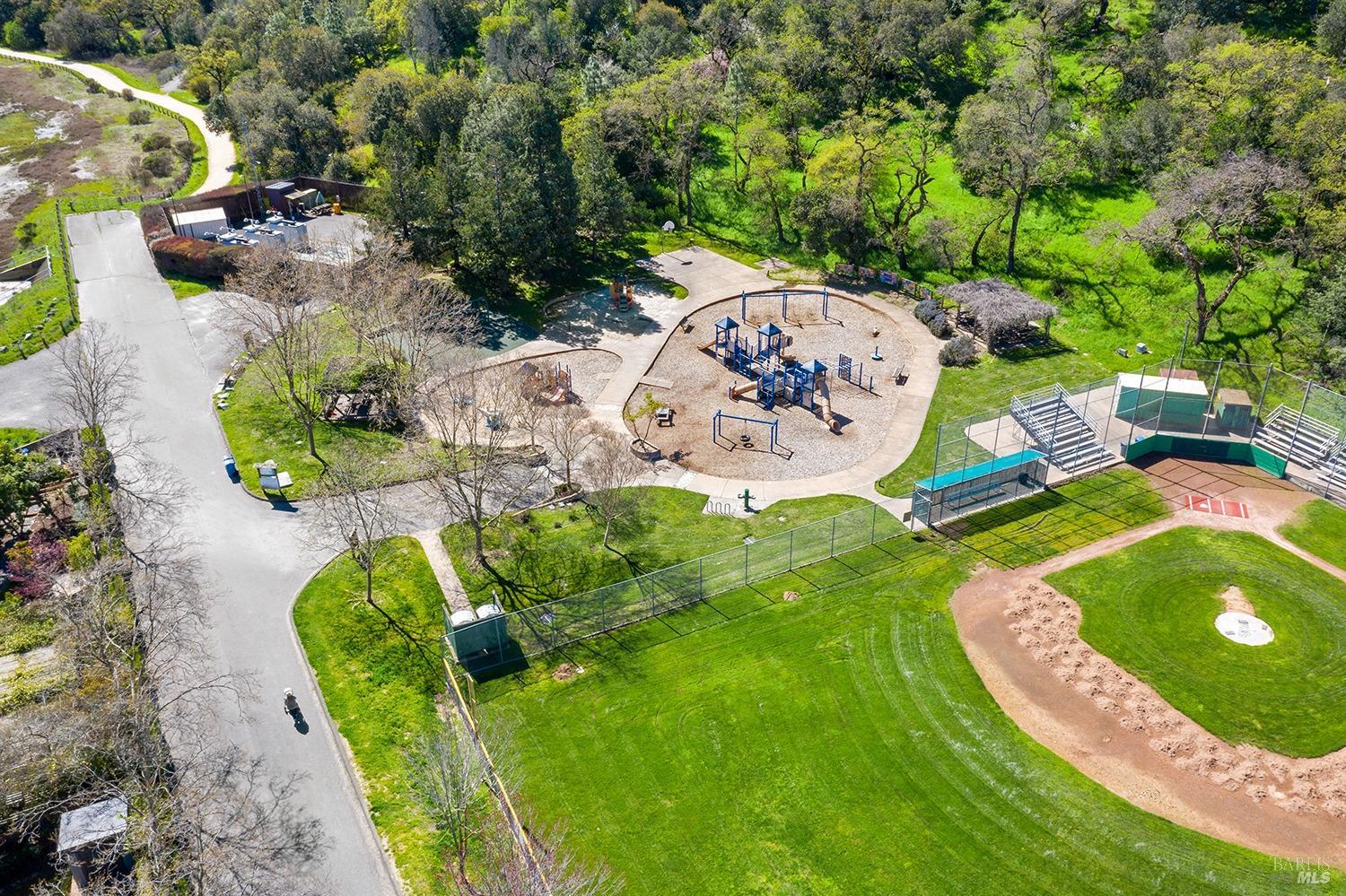 27 Presidio Dr