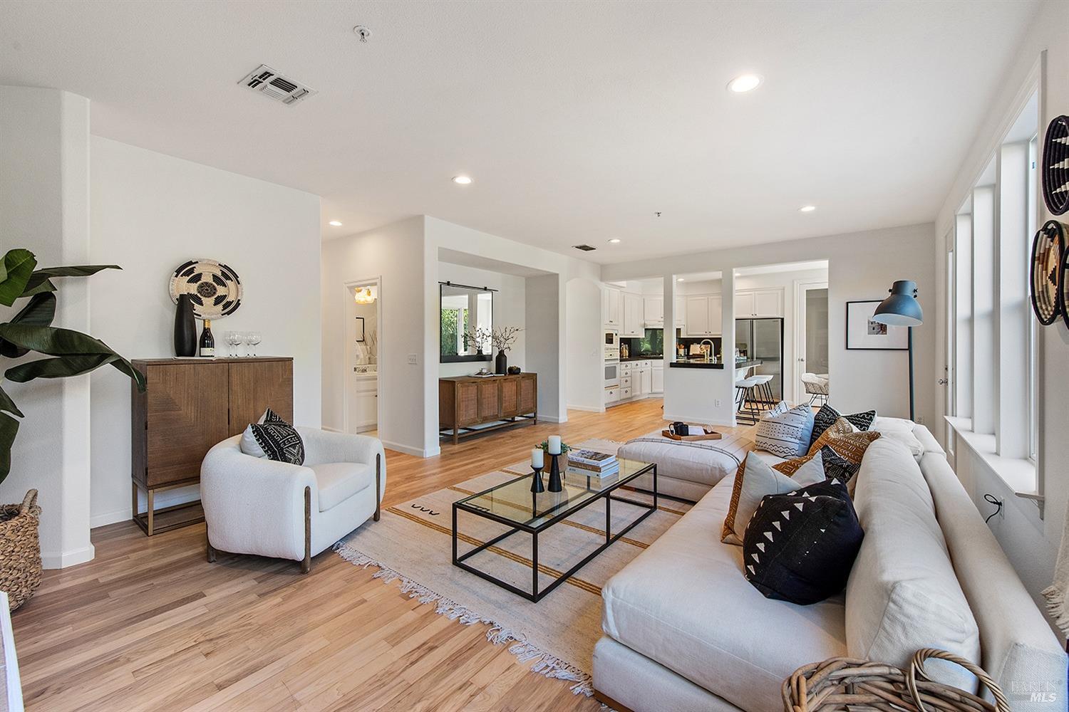 27 Presidio Dr
