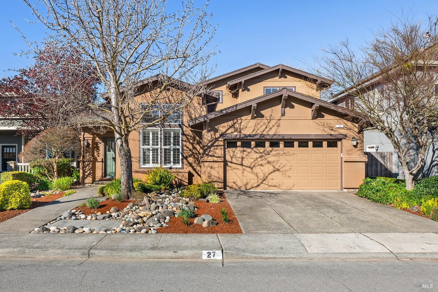 27 Presidio Dr