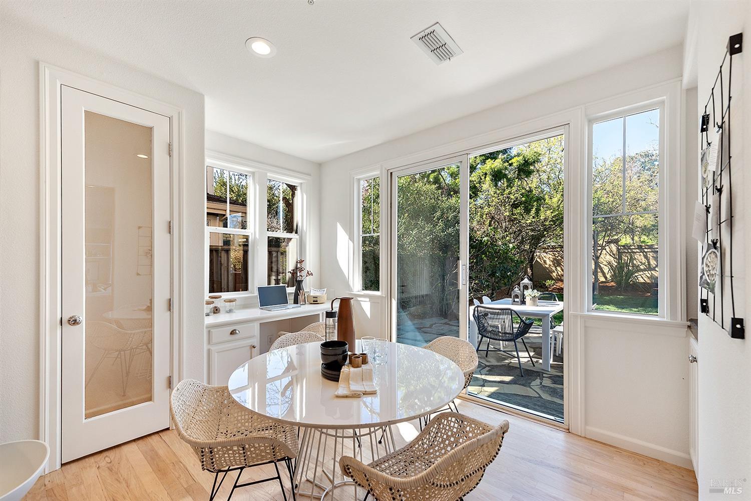 27 Presidio Dr
