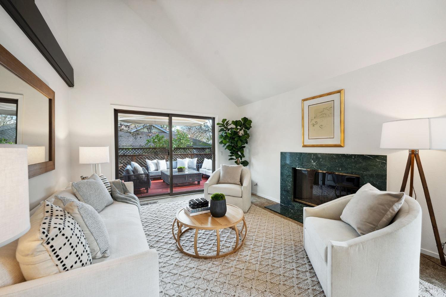 610 Anthony Ct