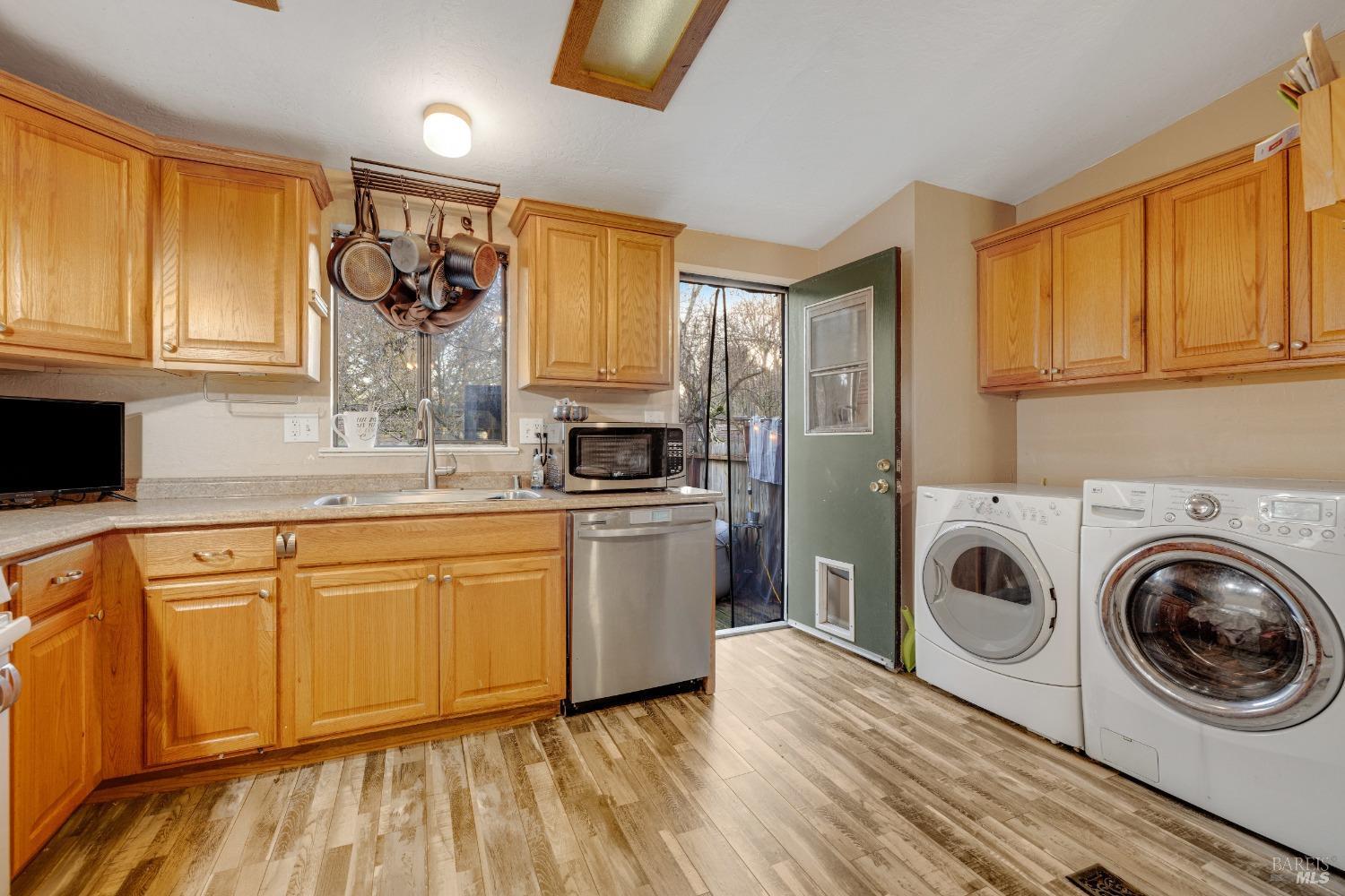 7 Pine Tree Cir