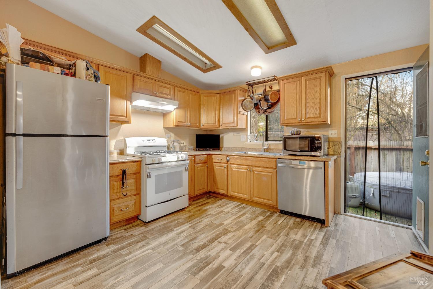 7 Pine Tree Cir