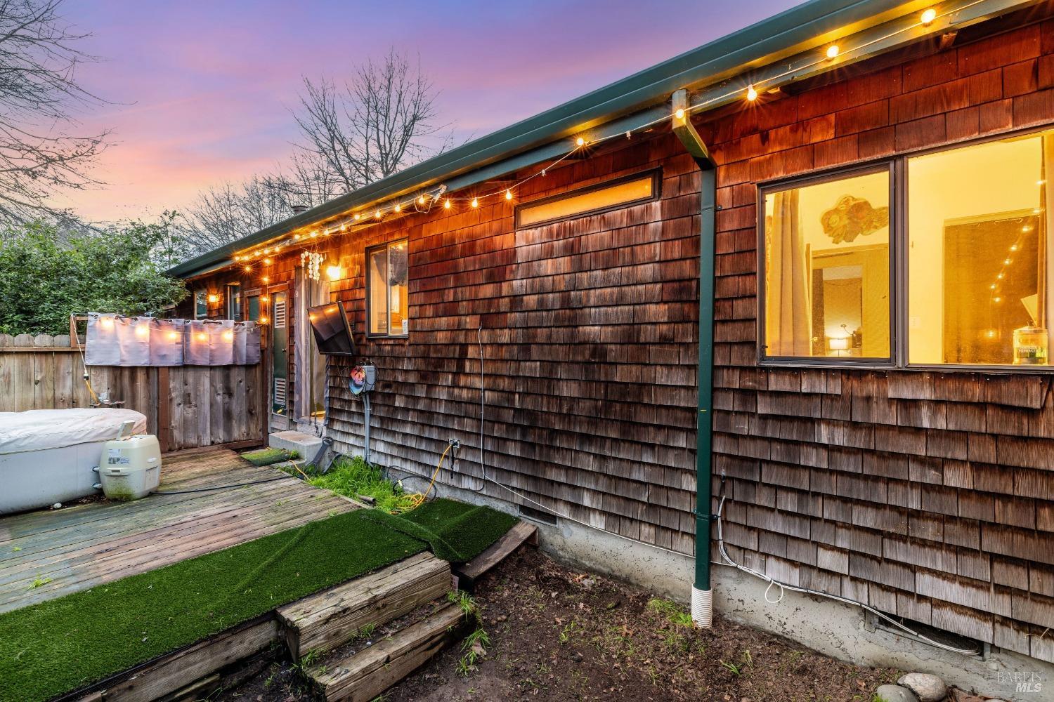 7 Pine Tree Cir