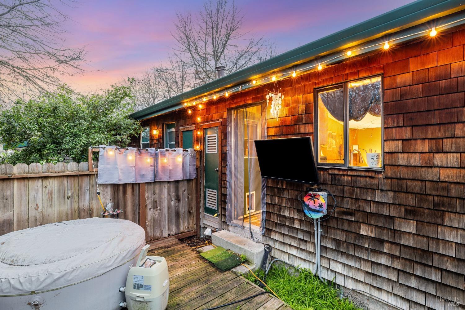 7 Pine Tree Cir
