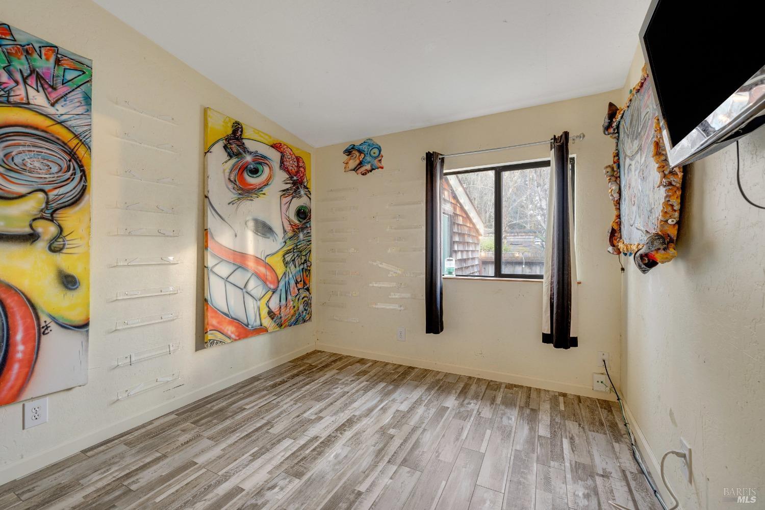 7 Pine Tree Cir