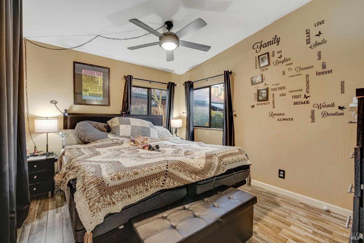 7 Pine Tree Cir