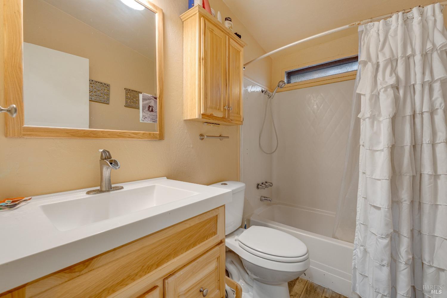 7 Pine Tree Cir
