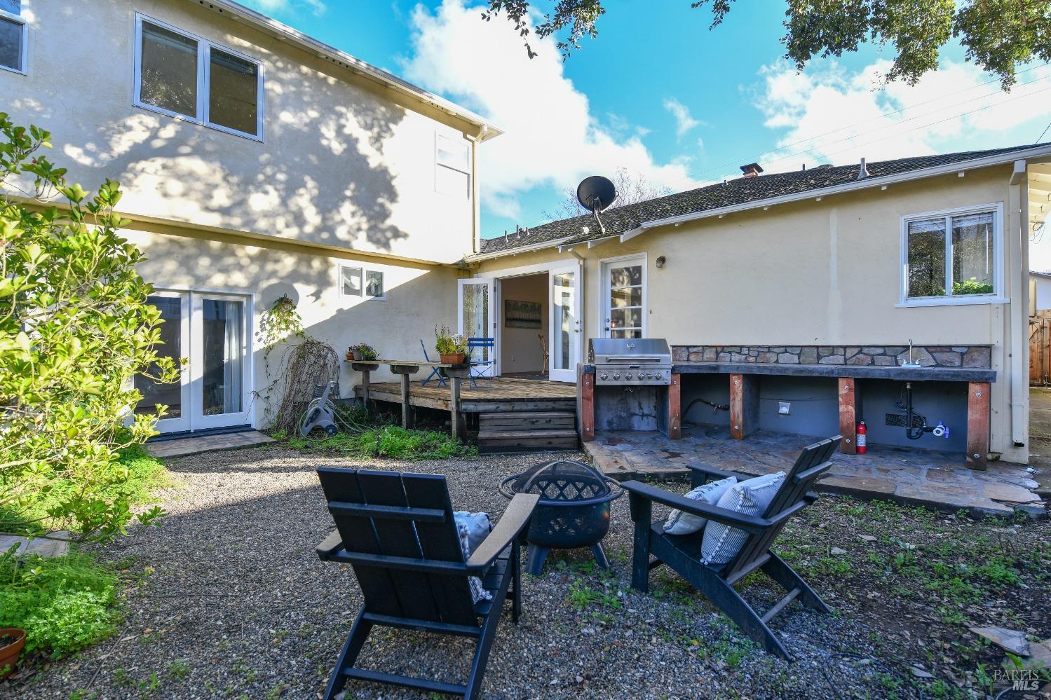 2948 Devita Dr