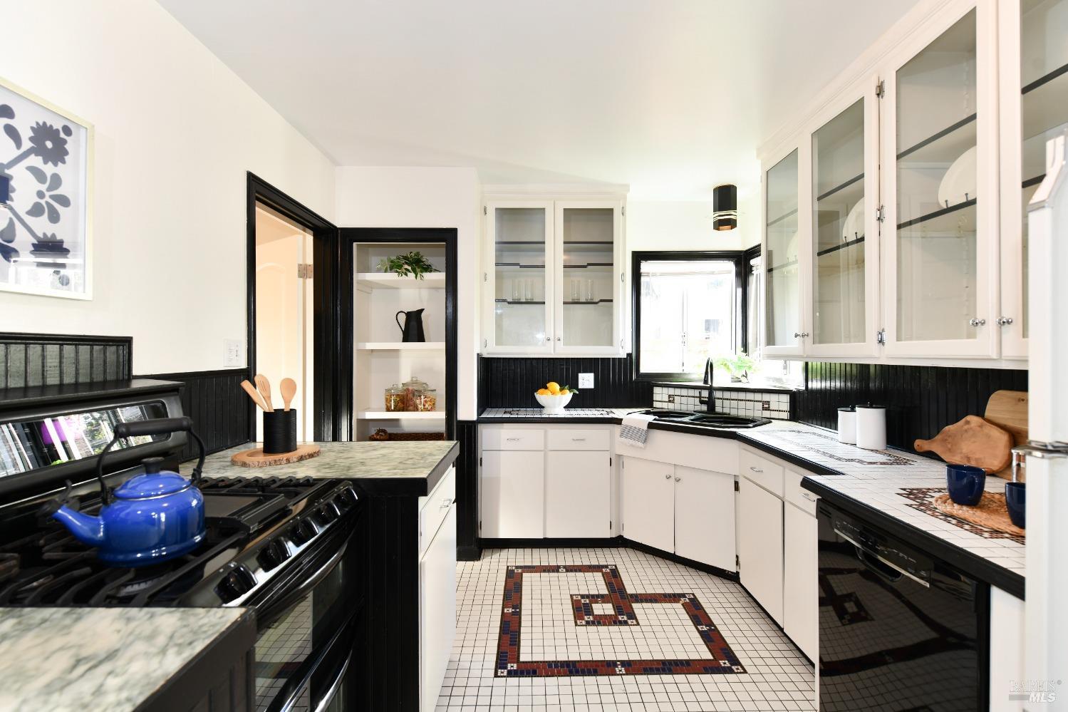 2948 Devita Dr