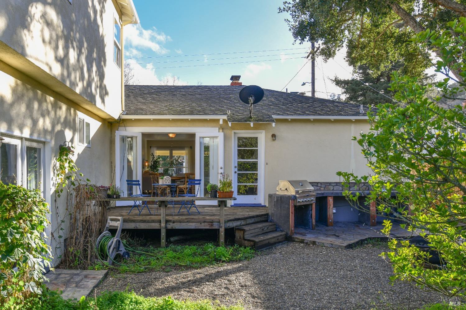 2948 Devita Dr