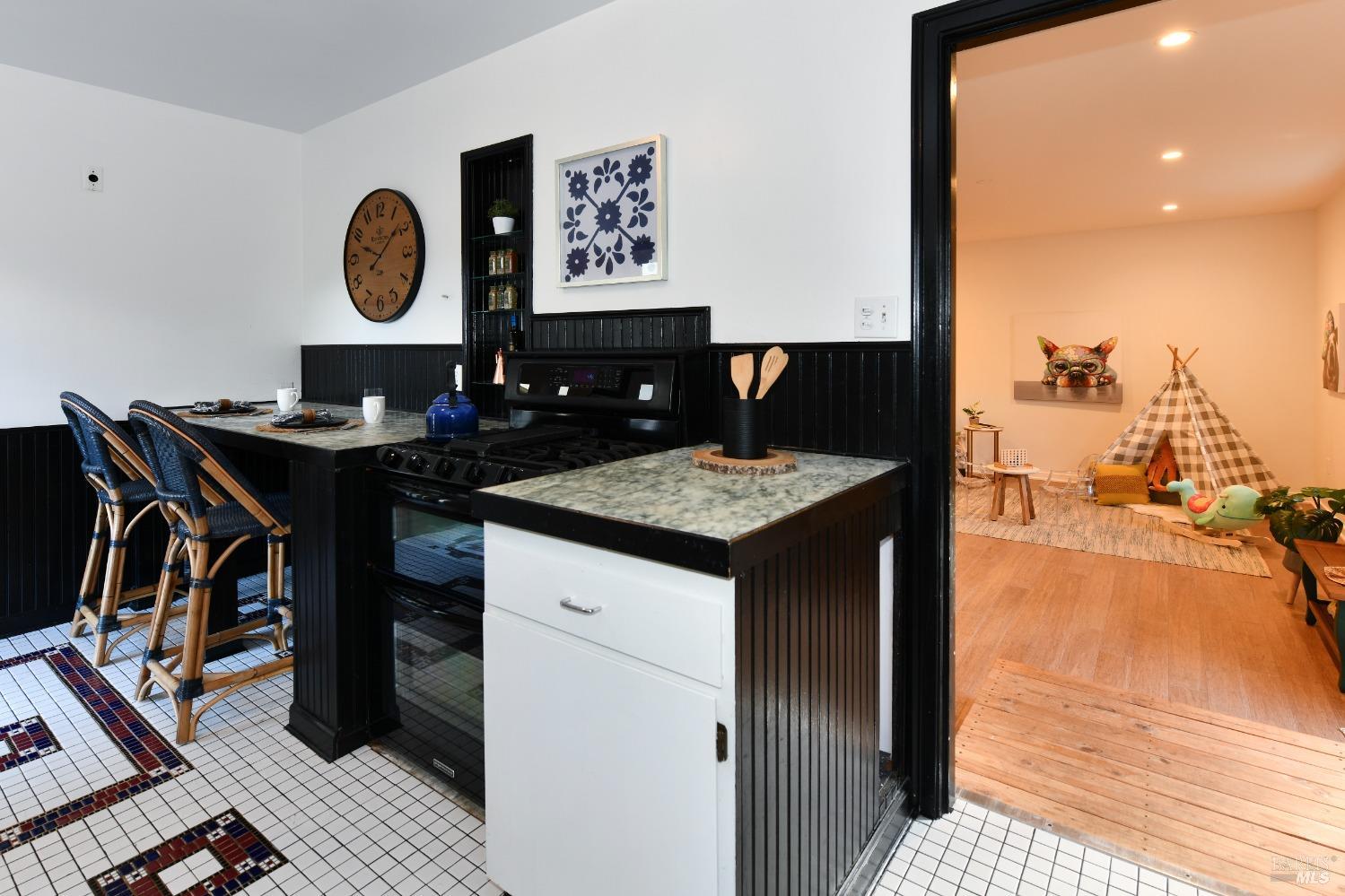 2948 Devita Dr