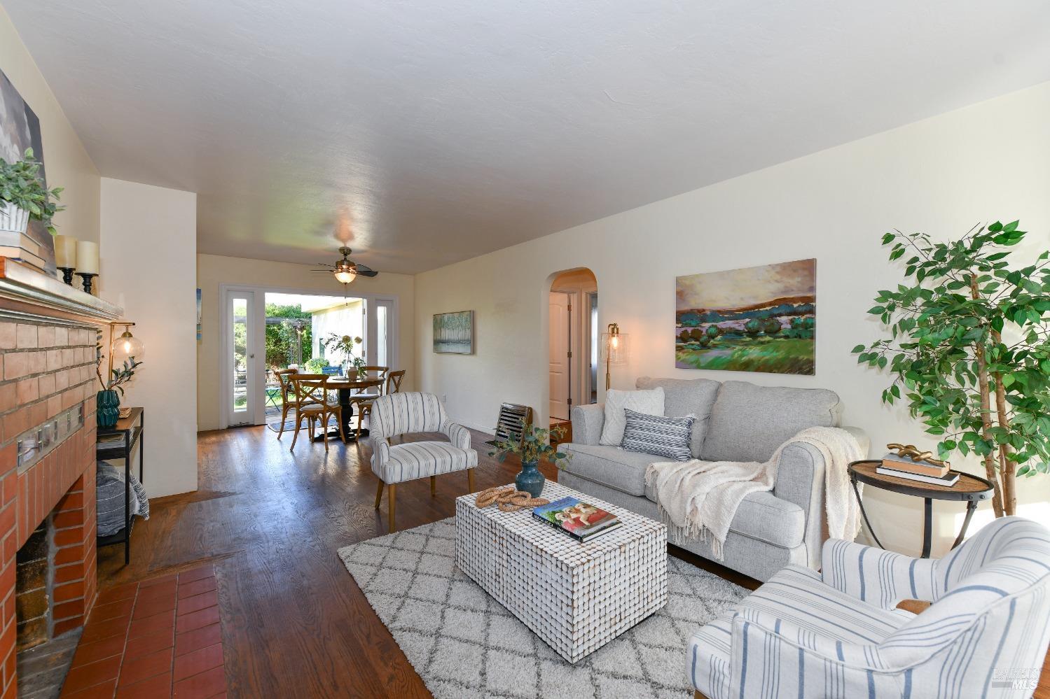 2948 Devita Dr