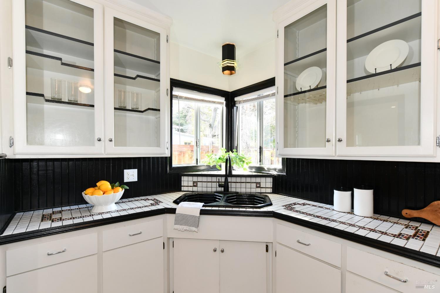 2948 Devita Dr