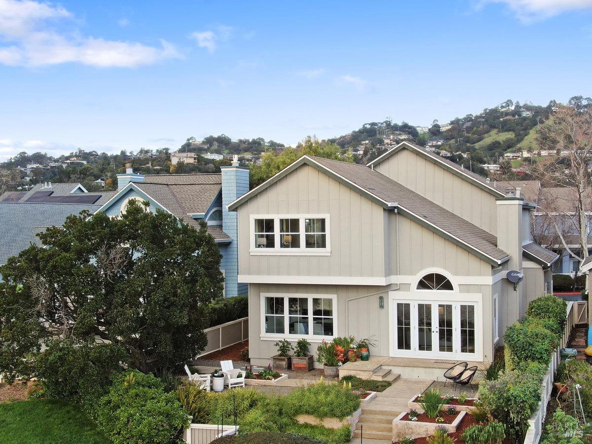 58 Elizabeth Cir
