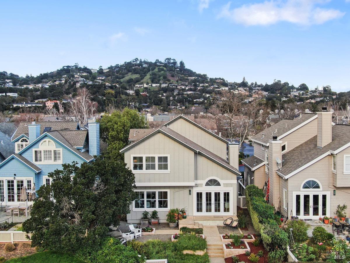 58 Elizabeth Cir