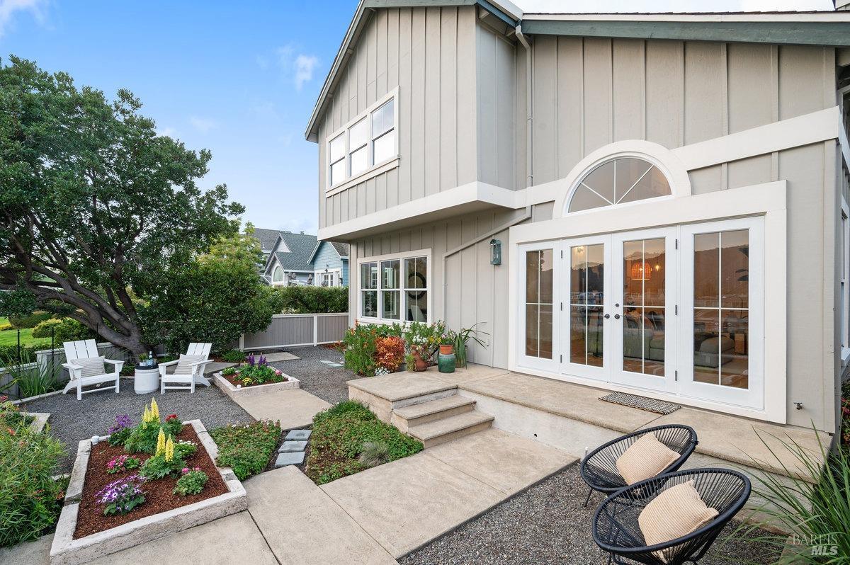 58 Elizabeth Cir
