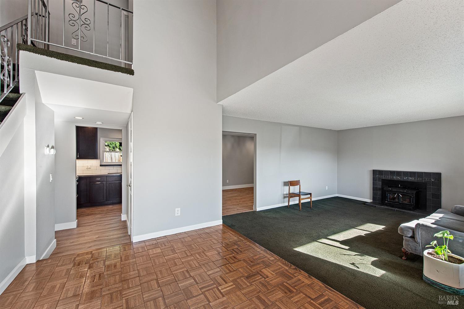 1562 Creekside Dr