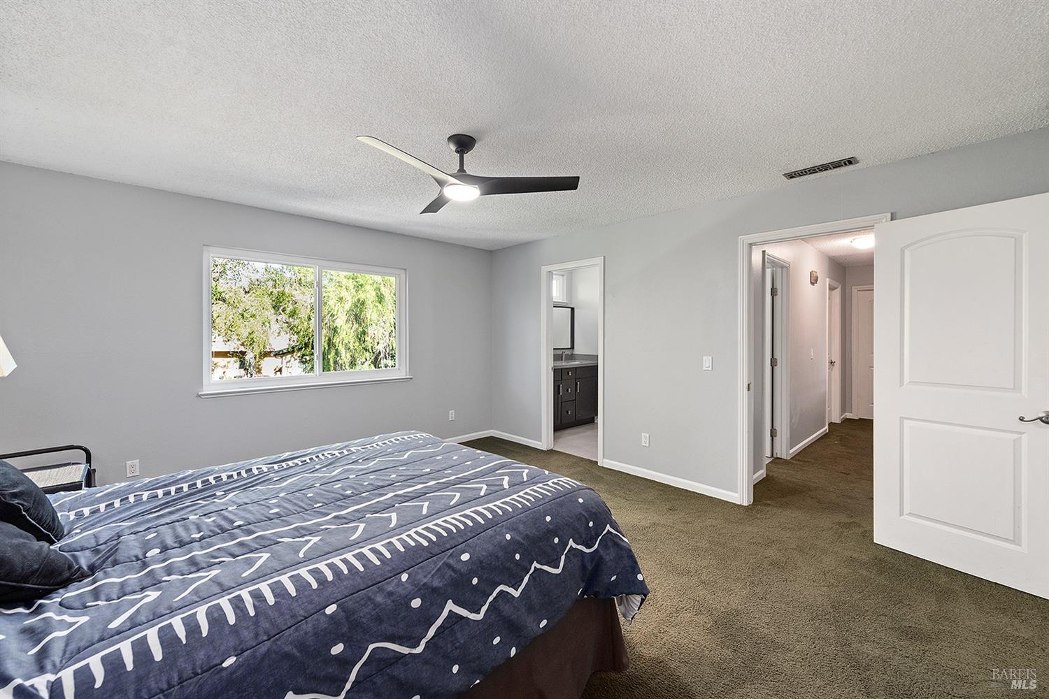 1562 Creekside Dr