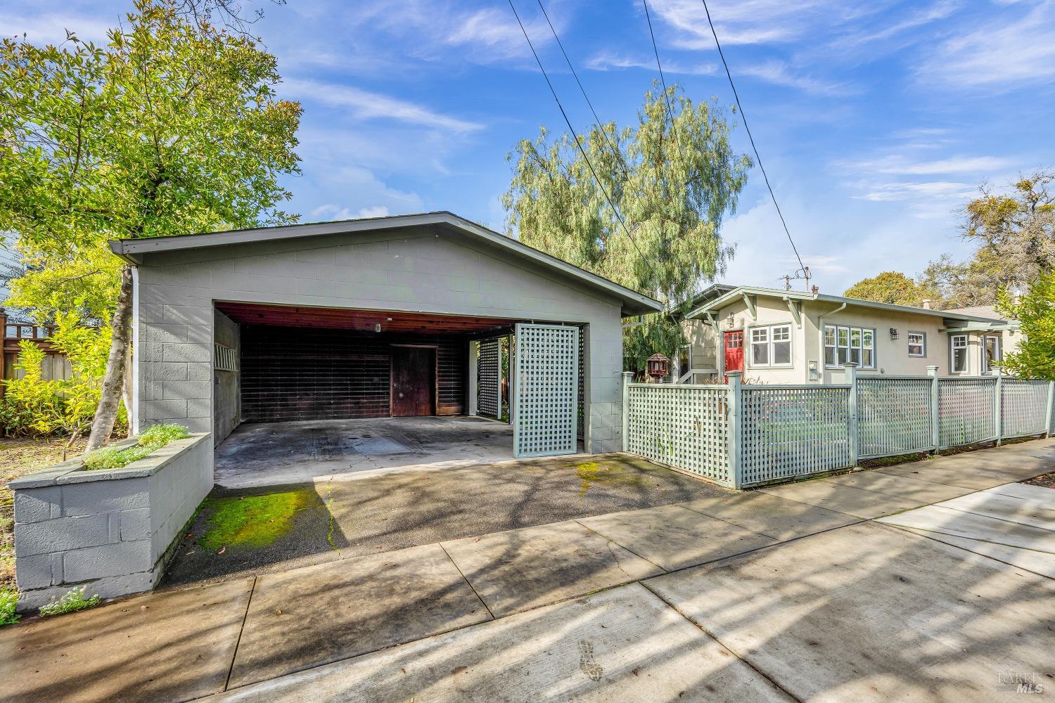 1949 Spencer St