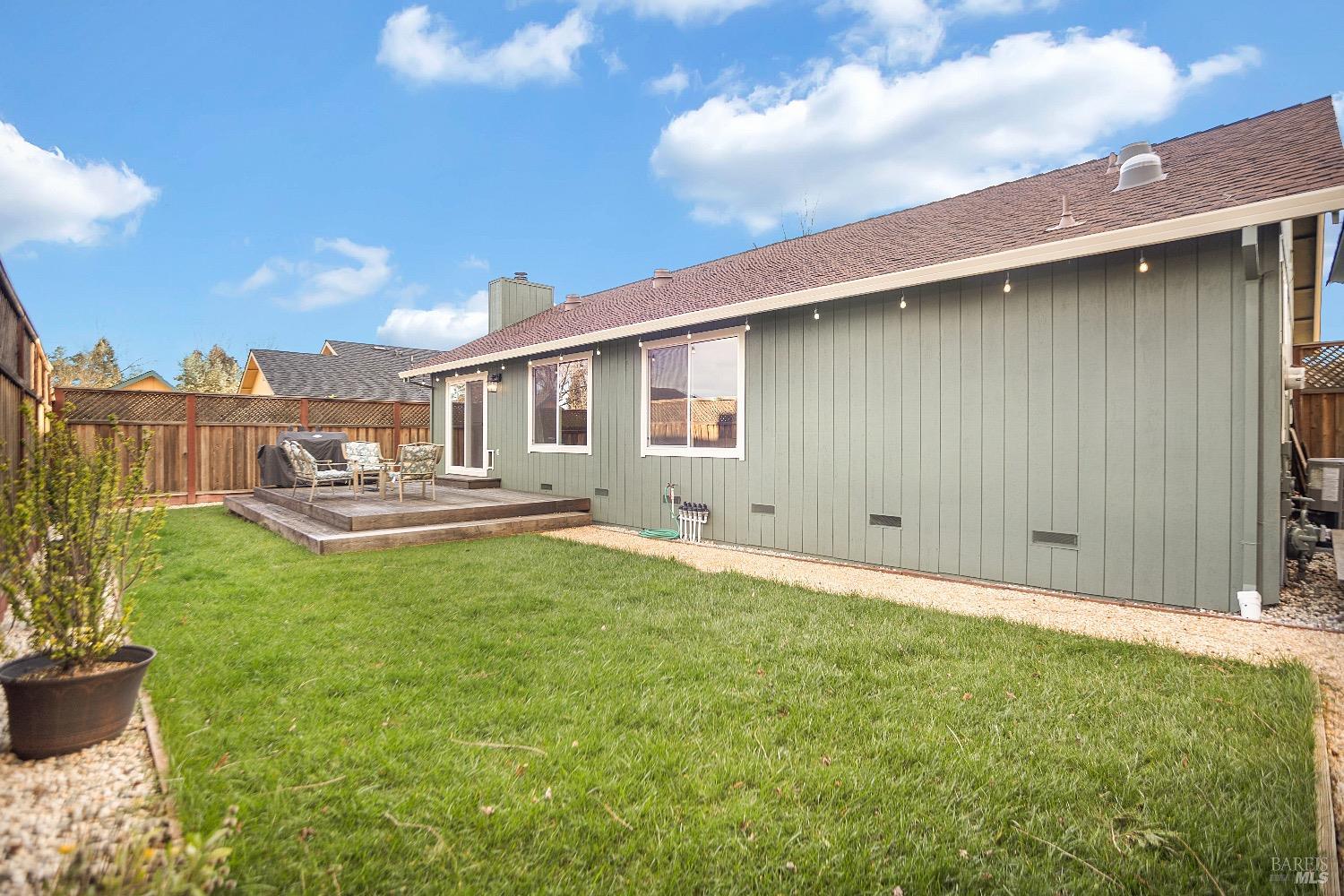 1096 Badger Ct