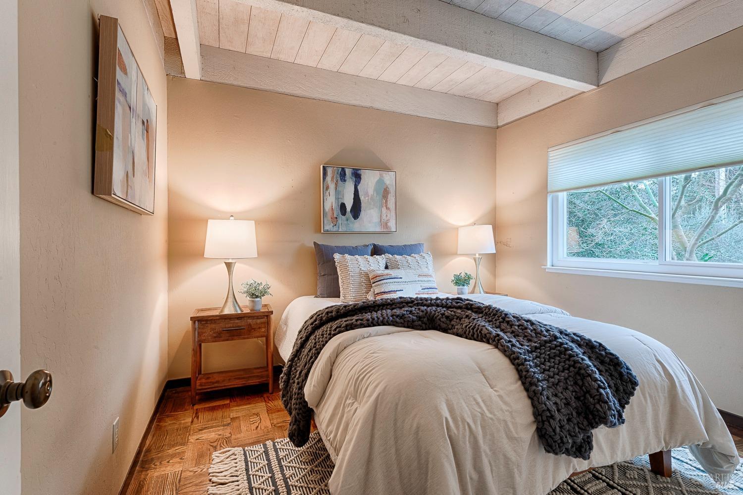 1050 Los Olivos Rd