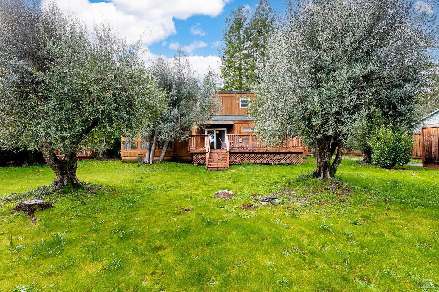 1050 Los Olivos Rd