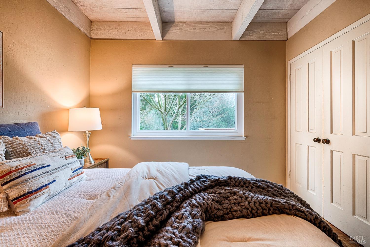 1050 Los Olivos Rd