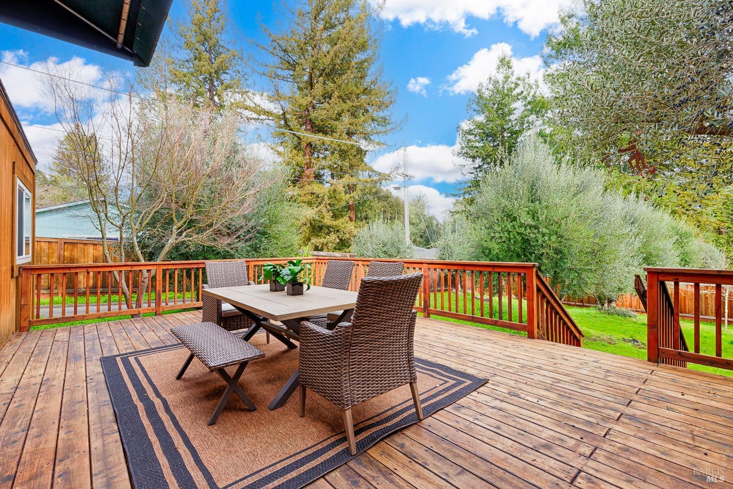 1050 Los Olivos Rd