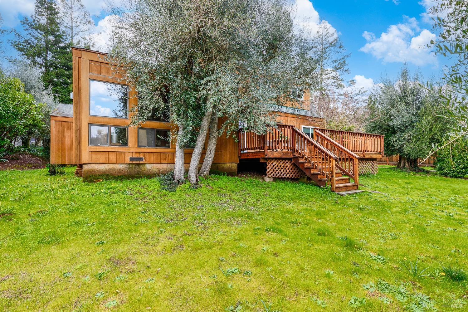 1050 Los Olivos Rd