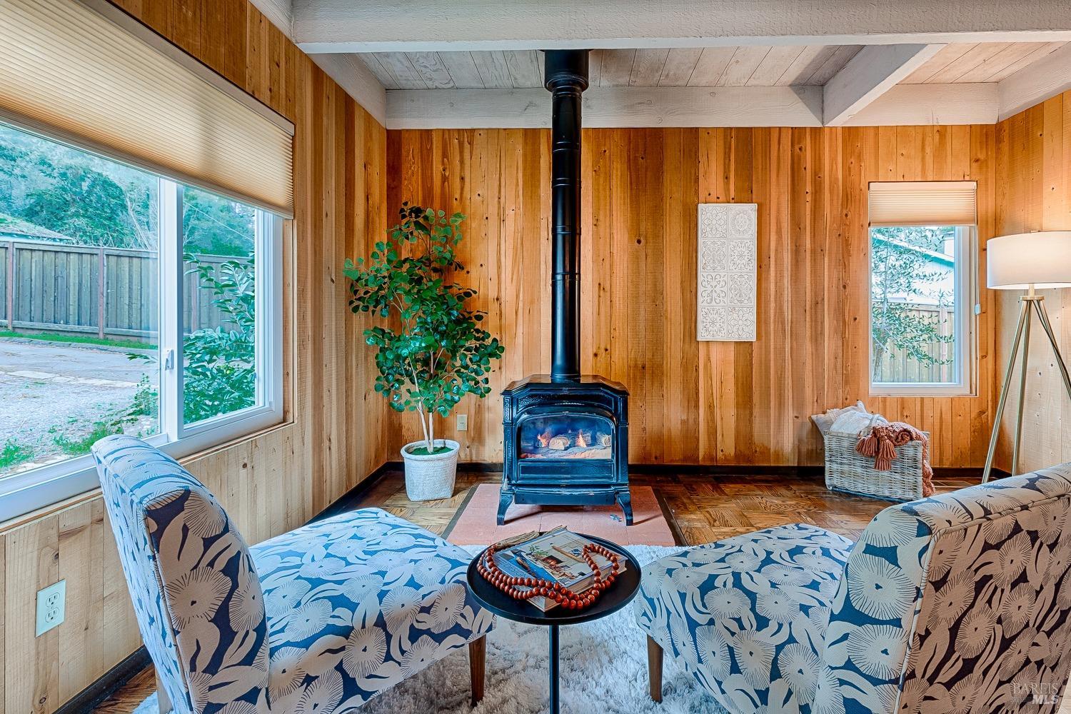 1050 Los Olivos Rd