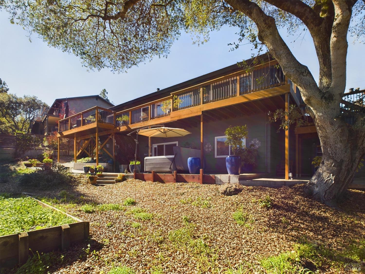 708 Paula Ln
