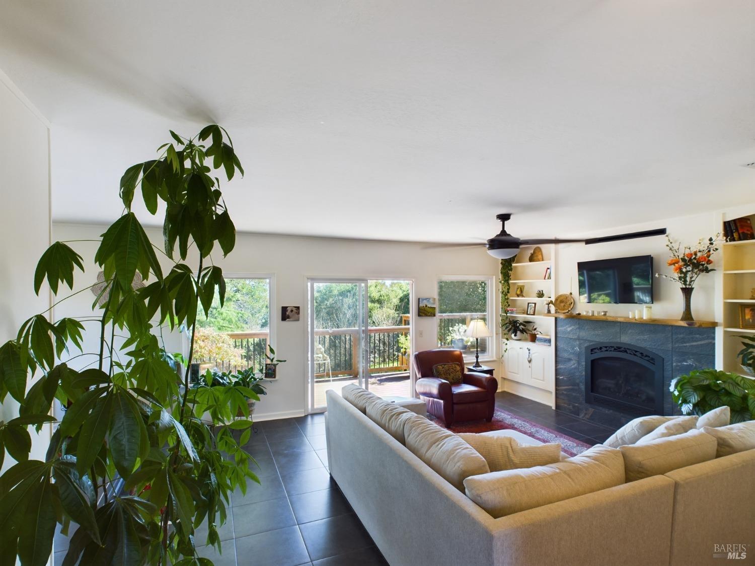 708 Paula Ln