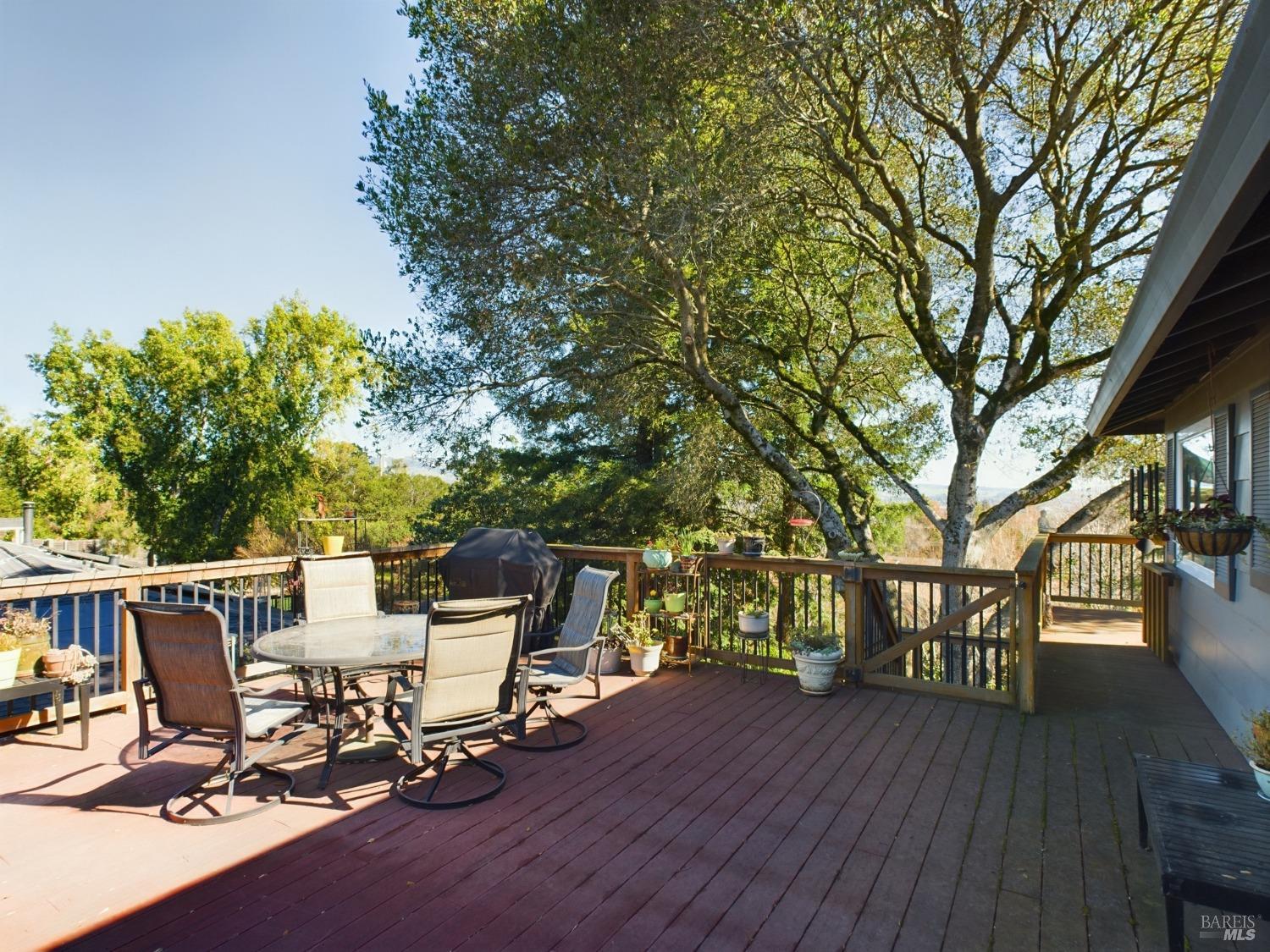708 Paula Ln