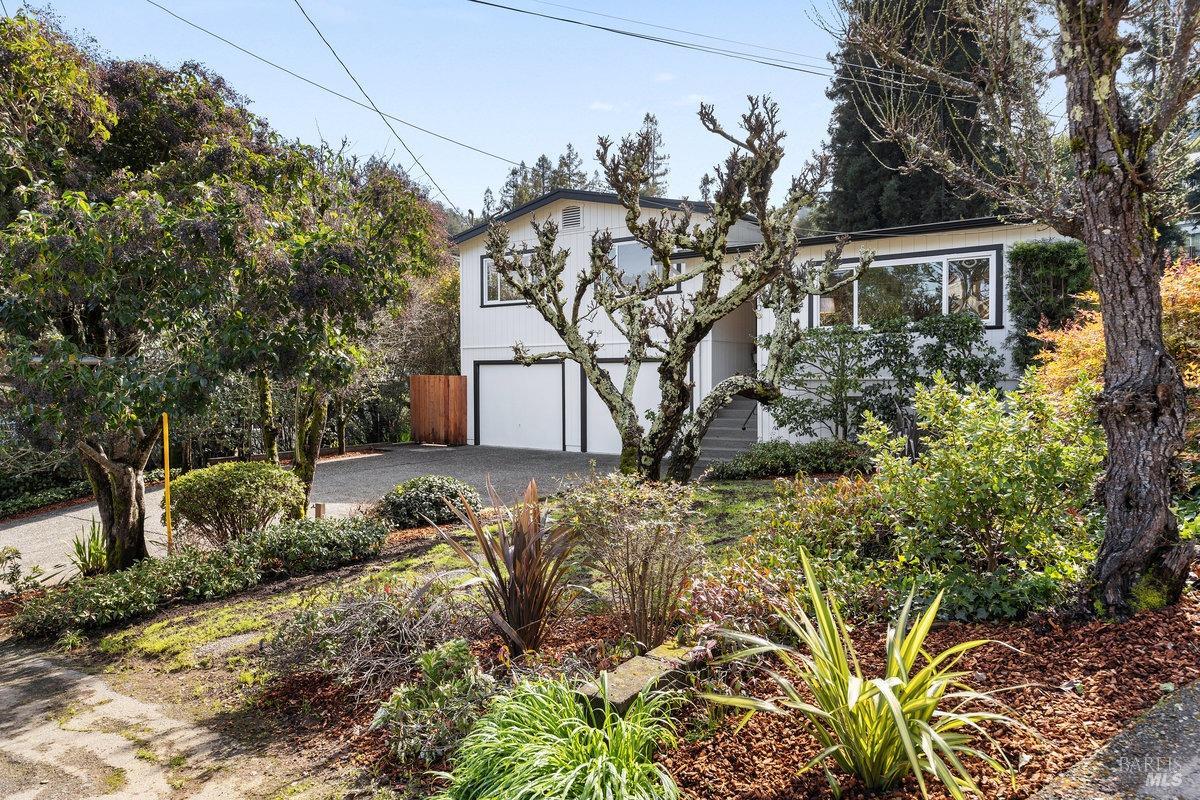 105 Terrace Ave