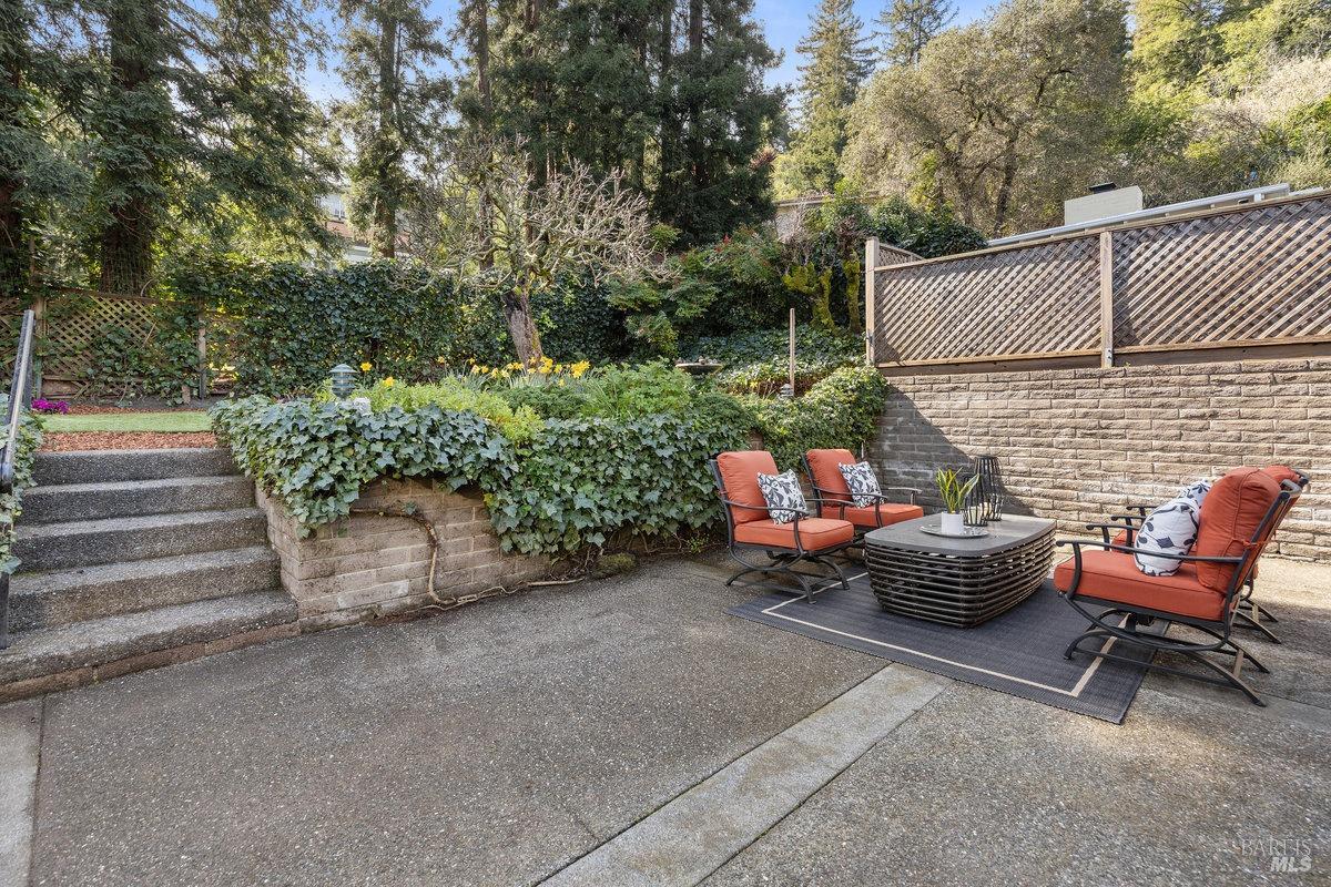 105 Terrace Ave